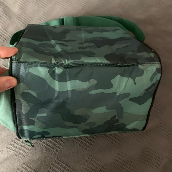 JAXX | Fit & Fresh | Insulated Camo Lunch Storage Bag - Picture 12 of 16